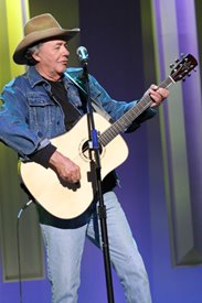 Bobby Bare performs on the Crook and Chase show.
Copyright Jim Owens Entertainment 2008. Photo by Karen Will Rogers.