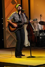 Luke Bryan performs on the Crook and Chase show.
Copyright Jim Owens Entertainment 2008. Photo by Karen Will Rogers.