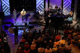 Charlie Daniels and Darius Rucker perform on the Crook and Chase show on RFD-TV.
Copyright Jim Owens Entertainment.
Photo by Karen Will Rogers.