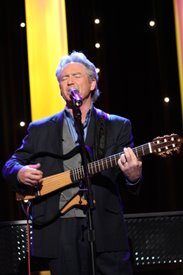 Larry Gatlin on the Crook and Chase show on RFD-TV.
Copyright Jim Owens Entertainment.
Photo by Karen Will Rogers.
