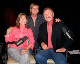 Charlie and Lorianne were pretty in pink for Jack Ingram.