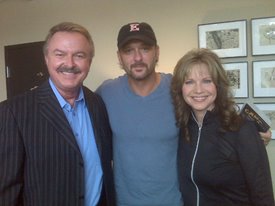 Lorianne and Charlie always love to sit down and chat with singer/songwriter/author/actor/performer/producer/celeb husband/SNL comedian Tim McGraw!