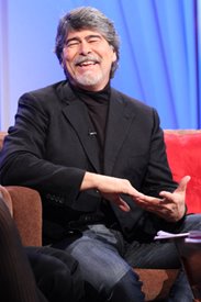 Randy Owen on CROOK & CHASE ON RFD-TV 
@Jim Owens Entertainment, Inc.
Photo by: Karen Will Rogers