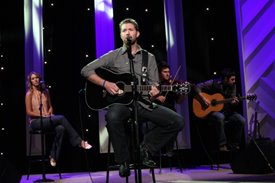 Josh Turner performs on the Crook and Chase show on RFD-TV.
Copyright Jim Owens Entertainment.
Photo by Karen Will Rogers.