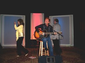 Jimmy Fortune sings while Crook & Chase dance