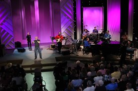 Aaron Tippin performs on the Crook and Chase show on RFD-TV. Copyright Jim Owens Entertainment. Photo by Karen Will Rogers.