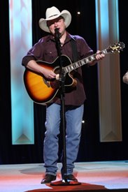 Mark Chesnutt performs on the Crook and Chase show on RFD-TV.
Copyright Jim Owens Entertainment.
Photo by Karen Will Rogers.
