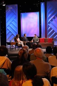 Josh Turner with Lorianne and Charlie on the Crook and Chase show on RFD-TV.
Copyright Jim Owens Entertainment.
Photo by Karen Will Rogers.
