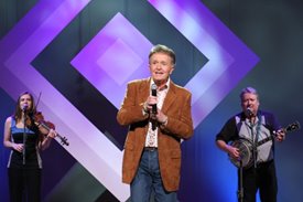 Bill Anderson performs on the Crook and Chase show on RFD-TV. 
Copyright Jim Owens Entertainment.
Photo by Karen Will Rogers.