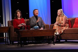 Miranda Lambert with Lorianne and Charlie on CROOK & CHASE ON RFD-TV 
@Jim Owens Entertainment, Inc.
Photo by: Karen Will Rogers
