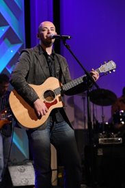 Phil Stacey performs on the Crook and Chase show on RFD-TV.
Copyright Jim Owens Entertainment.
Photo by Karen Will Rogers.