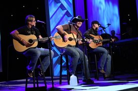 Keith Anderson performs on the Crook and Chase show on RFD-TV.
Copyright Jim Owens Entertainment.
Photo by Karen Will Rogers.