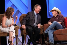 Mark Chesnutt jokes with Lorianne and Charlie on the Crook and Chase show on RFD-TV.
Copyright Jim Owens Entertainment.
Photo by Karen Will Rogers.
