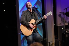 Phil Stacey performs on the Crook and Chase show on RFD-TV.
Copyright Jim Owens Entertainment.
Photo by Karen Will Rogers.