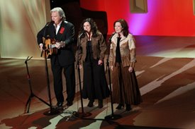 Ricky Skaggs and Sharon and Cheryl White perform on the Crook and Chase show on RFD-TV.
Copyright Jim Owens Entertainment.
Photo by Karen Will Rogers.