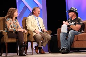Keith Anderson laughs with Lorianne and Charlie on the Crook and Chase show on RFD-TV.
Copyright Jim Owens Entertainment.
Photo by Karen Will Rogers.